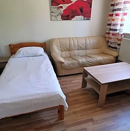 Jk曼尼库旅舍 旅馆 塔林