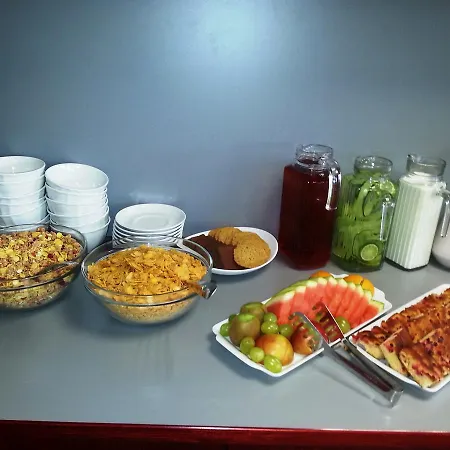 Maenniku Jk Albergue *